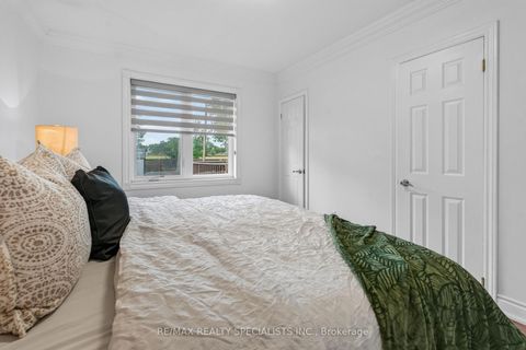 Photo 19 at 94 Eringate Drive, West Deane, Toronto