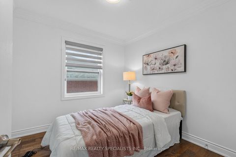 Photo 20 at 94 Eringate Drive, West Deane, Toronto