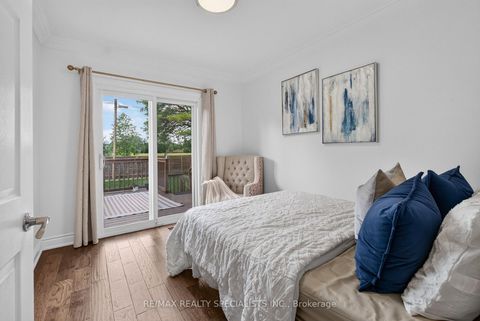 Photo 22 at 94 Eringate Drive, West Deane, Toronto