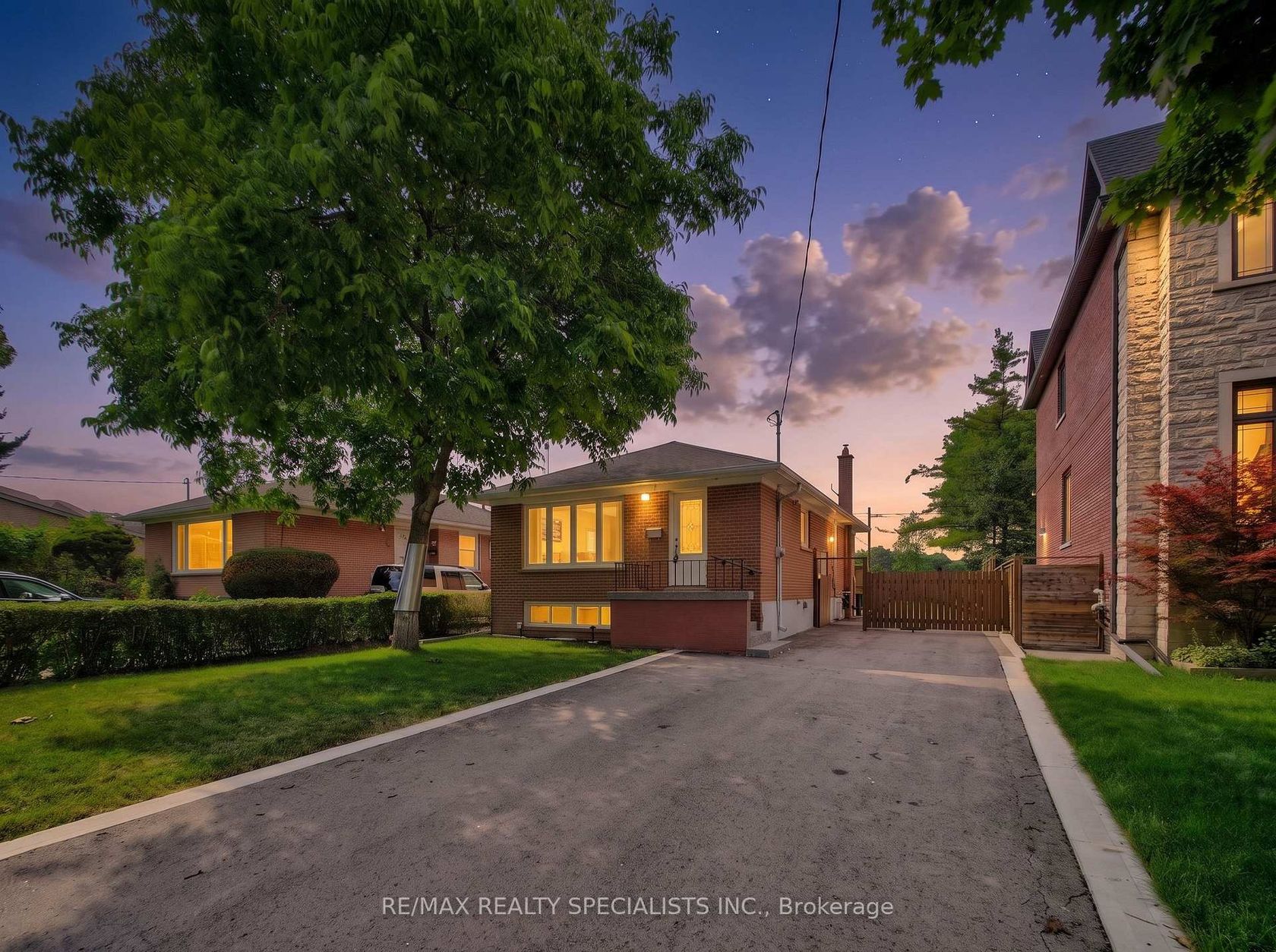 94 Eringate Drive, West Deane, Toronto 