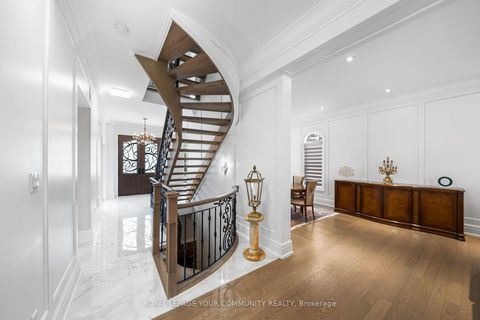 Photo 2 at 42 Oatlands Crescent, Mill Pond, Richmond Hill