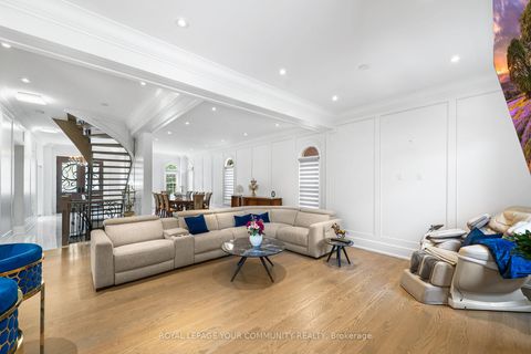 Photo 9 at 42 Oatlands Crescent, Mill Pond, Richmond Hill