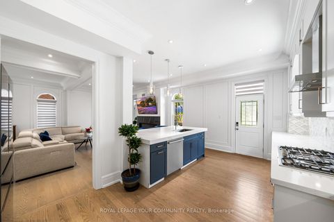 Photo 15 at 42 Oatlands Crescent, Mill Pond, Richmond Hill
