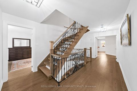 Photo 17 at 42 Oatlands Crescent, Mill Pond, Richmond Hill