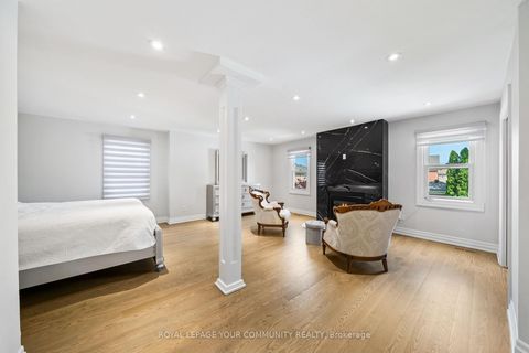 Photo 18 at 42 Oatlands Crescent, Mill Pond, Richmond Hill