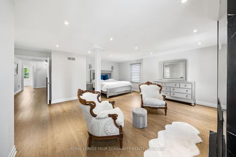 Photo 19 at 42 Oatlands Crescent, Mill Pond, Richmond Hill