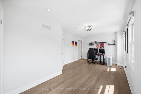 Photo 24 at 42 Oatlands Crescent, Mill Pond, Richmond Hill