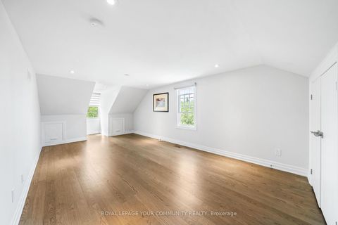Photo 30 at 42 Oatlands Crescent, Mill Pond, Richmond Hill