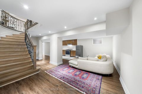 Photo 33 at 42 Oatlands Crescent, Mill Pond, Richmond Hill