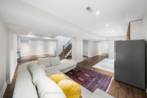 Photo 38 at 42 Oatlands Crescent, Mill Pond, Richmond Hill