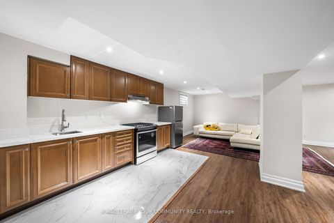 Photo 39 at 42 Oatlands Crescent, Mill Pond, Richmond Hill