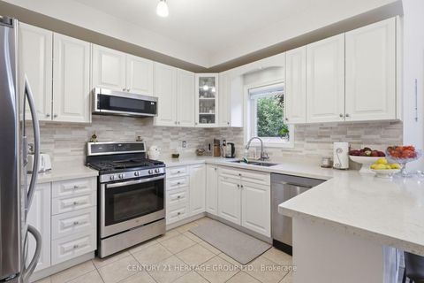 Photo 11 at 21 Silvercreek Crescent, Ardagh, Barrie
