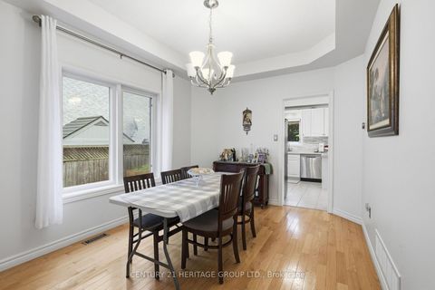 Photo 13 at 21 Silvercreek Crescent, Ardagh, Barrie
