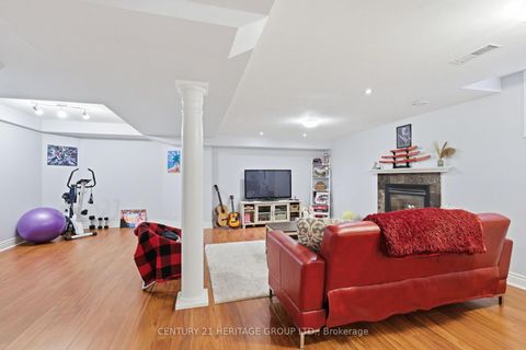 Photo 22 at 21 Silvercreek Crescent, Ardagh, Barrie