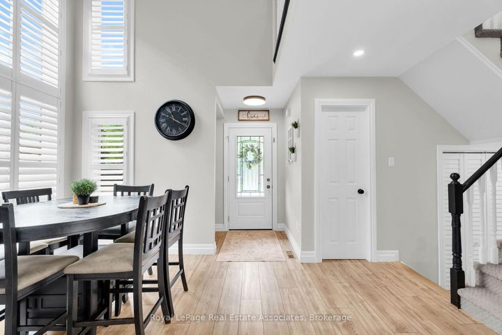 Photo 4 at 22 Mccullough Crescent, Georgetown, Halton Hills