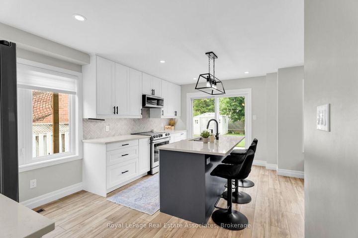Photo 7 at 22 Mccullough Crescent, Georgetown, Halton Hills
