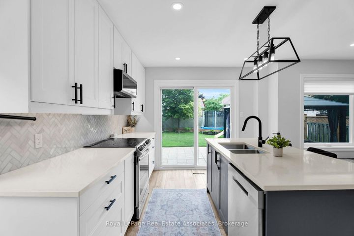 Photo 9 at 22 Mccullough Crescent, Georgetown, Halton Hills