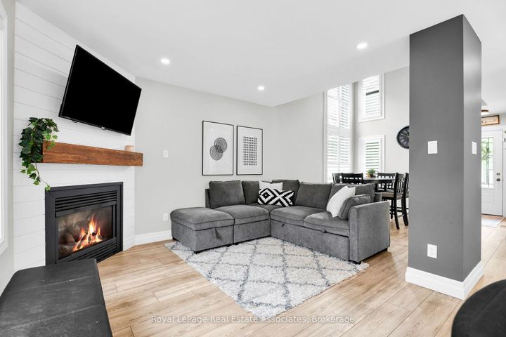 Photo 11 at 22 Mccullough Crescent, Georgetown, Halton Hills