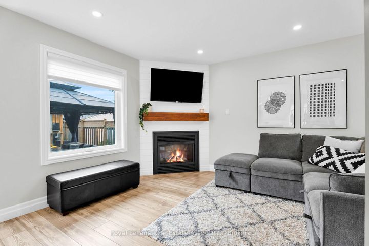 Photo 12 at 22 Mccullough Crescent, Georgetown, Halton Hills
