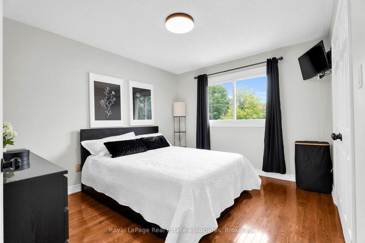 Photo 17 at 22 Mccullough Crescent, Georgetown, Halton Hills