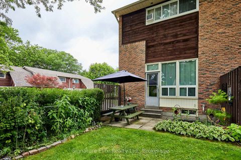 Photo 3 at 10 - 331 Military Trail, Morningside, Toronto