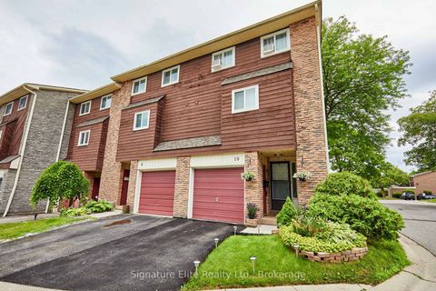 Photo 5 at 10 - 331 Military Trail, Morningside, Toronto