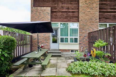Photo 11 at 10 - 331 Military Trail, Morningside, Toronto