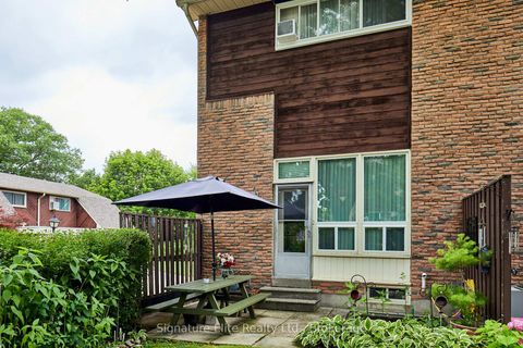 Photo 12 at 10 - 331 Military Trail, Morningside, Toronto