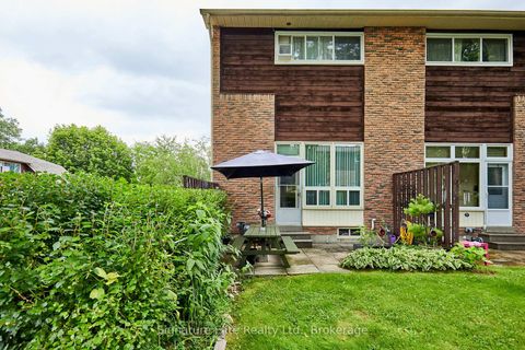 Photo 13 at 10 - 331 Military Trail, Morningside, Toronto
