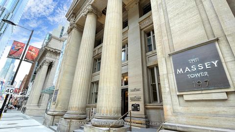 Photo 4 at 5905 - 197 Yonge Street, Yonge Corridor, Toronto