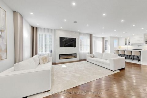 Photo 4 at 63 Willett Crescent, Mill Pond, Richmond Hill