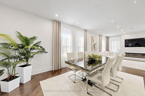 Photo 6 at 63 Willett Crescent, Mill Pond, Richmond Hill