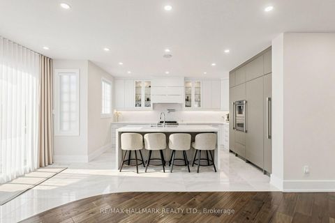 Photo 9 at 63 Willett Crescent, Mill Pond, Richmond Hill
