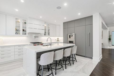 Photo 10 at 63 Willett Crescent, Mill Pond, Richmond Hill