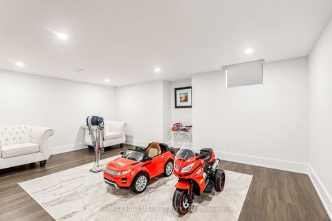 Photo 33 at 63 Willett Crescent, Mill Pond, Richmond Hill