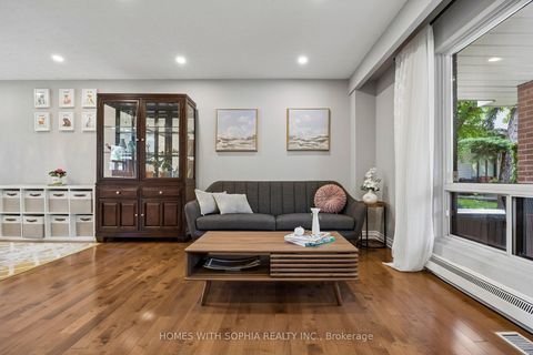Photo 10 at 34 Rustywood Drive, Donalda, Toronto