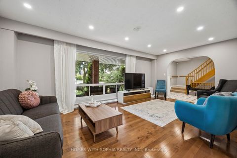 Photo 13 at 34 Rustywood Drive, Donalda, Toronto