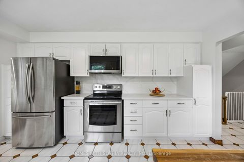 Photo 20 at 34 Rustywood Drive, Donalda, Toronto