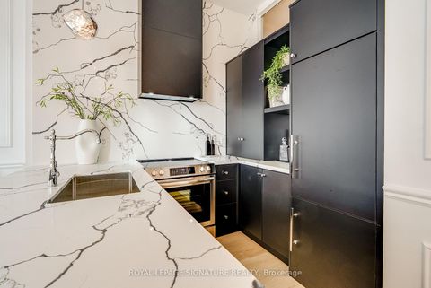Photo 4 at 403 - 700 King Street W, Niagara, Toronto