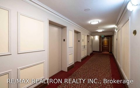 Photo 7 at 910 - 8 Lee Centre Drive, Woburn, Toronto