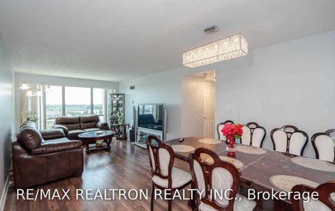 Photo 9 at 910 - 8 Lee Centre Drive, Woburn, Toronto