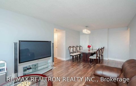 Photo 14 at 910 - 8 Lee Centre Drive, Woburn, Toronto
