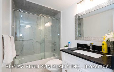 Photo 15 at 910 - 8 Lee Centre Drive, Woburn, Toronto