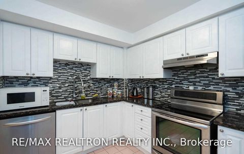 Photo 18 at 910 - 8 Lee Centre Drive, Woburn, Toronto