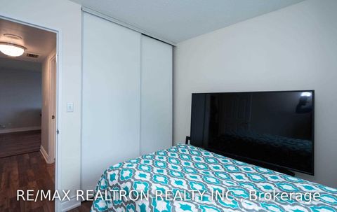 Photo 23 at 910 - 8 Lee Centre Drive, Woburn, Toronto