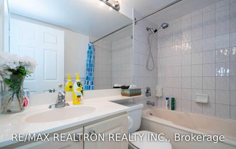 Photo 26 at 910 - 8 Lee Centre Drive, Woburn, Toronto