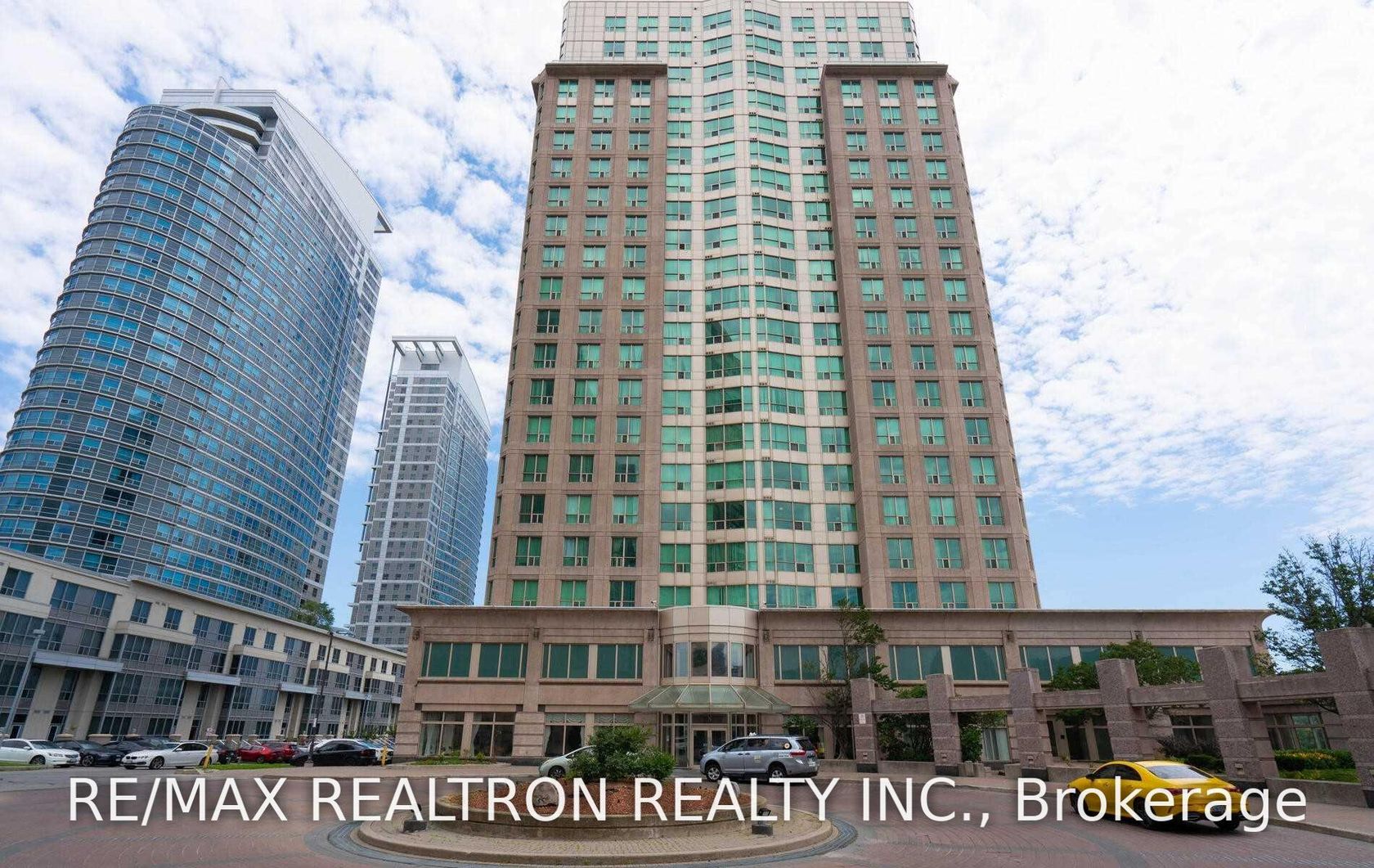 910 - 8 Lee Centre Drive, Woburn, Toronto 