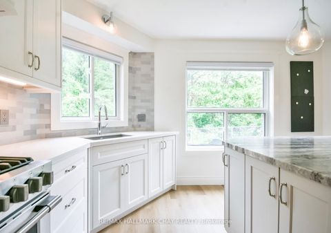Photo 11 at 1 Hawkins Drive, Ardagh, Barrie