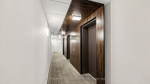 Photo 4 at 4407 - 38 Grenville Street, Bay Street Corridor, Toronto