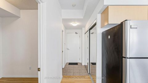 Photo 5 at 4407 - 38 Grenville Street, Bay Street Corridor, Toronto